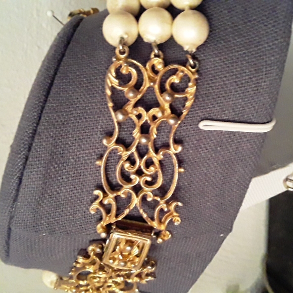 50's GENO 3 Strand Matt White Bead Necklace & Earrings set - Picture 7 of 10